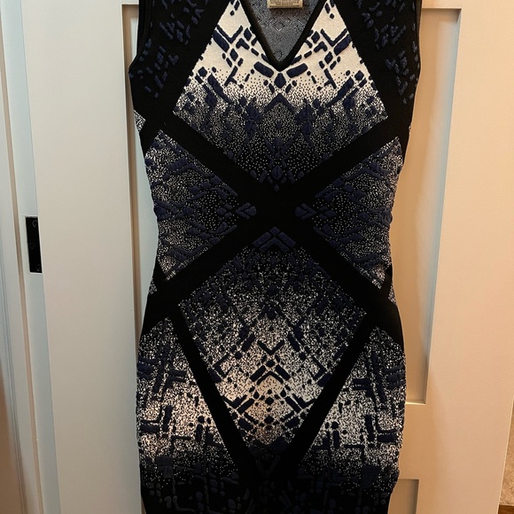 BCBG bandage dress with gradient design in XS - Picture 4 of 6